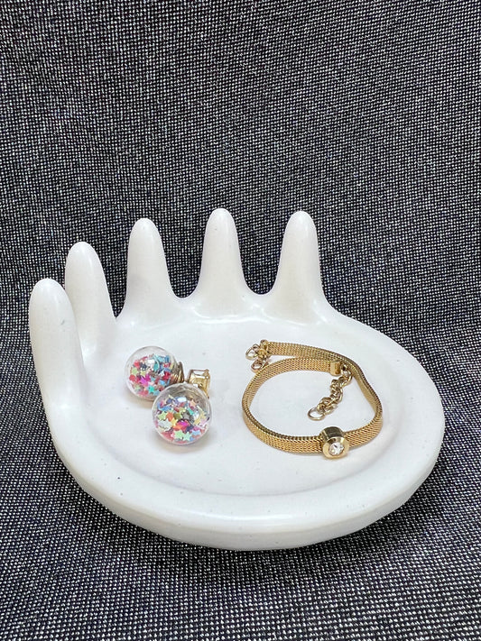 White Jesmonite jewellery holder